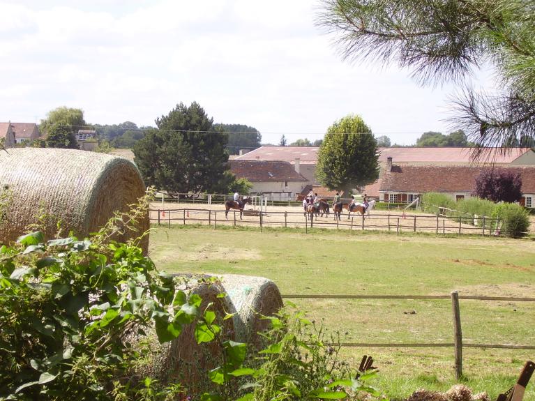 Centre équestre à 500 m du domaine
